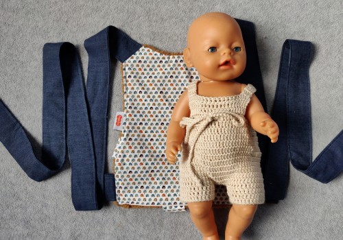 Handgemaakte poppendraagdoek Tim