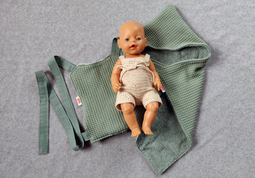 Winactie: poppendraagdoek en poppencape Sam